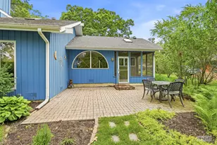 3S830 Thornapple Tree Rd, Sugar Grove, IL 60554 - Photo 8