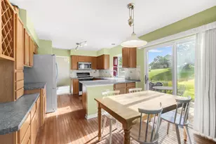 1646 Gleneagle Dr, Carpentersville, IL 60110 - Photo 8