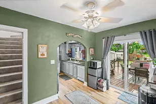 1095 W Robinson St, Wayne City, IL 62895 - Photo 14