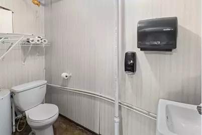 1095 W Robinson Street, Wayne City, IL 62895 - Photo 42