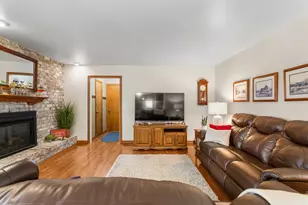 910 N Bell St, Gibson City, IL 60936 - Photo 16