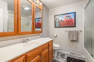 910 N Bell St, Gibson City, IL 60936 - Photo 48