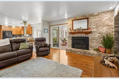 910 N Bell Street, Gibson City, IL 60936 - Photo 18