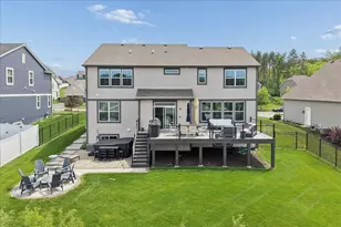 1110 Williamsbury Dr, Crystal Lake, IL 60012 - Photo 2