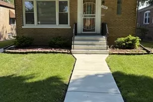145 W 126th Pl, Chicago, IL 60628 - Photo 1