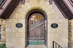 7442 N Hoyne Ave, Chicago, IL 60645 - Photo 2