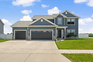 301 Sutton St, Savoy, IL 61874 - Photo 2