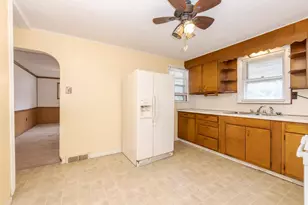 801 Fremont St, Bloomington, IL 61701 - Photo 8