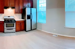 775 Lewisburg Ln, Aurora, IL 60504 - Photo 6