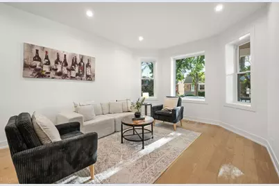 3941 N Spaulding Avenue, Chicago, IL 60618 - Photo 2