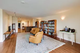 7033 N Kedzie Ave, Chicago, IL 60645 - Photo 8