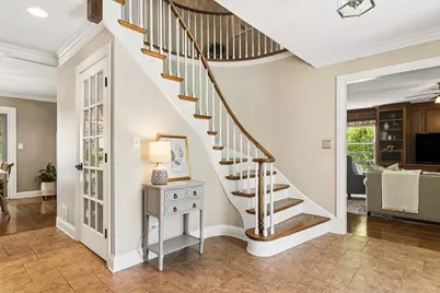 165 N Valley Road, Barrington, IL 60010 - Photo 2