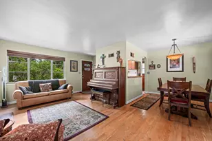 215 N Lincoln Ln, Arlington Heights, IL 60004 - Photo 4