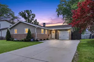 8931 Sandra Ln, Hickory Hills, IL 60457 - Photo 1