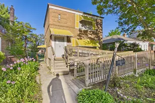 10009 S Emerald Ave, Chicago, IL 60628 - Photo 2