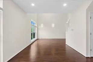 301 Lucille Ln, Schaumburg, IL 60193 - Photo 6