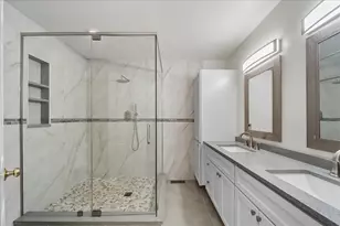 301 Lucille Ln, Schaumburg, IL 60193 - Photo 12