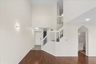 301 Lucille Ln, Schaumburg, IL 60193 - Photo 4