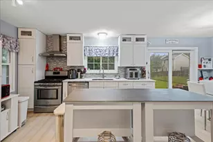 75 Rodenburg Rd, Roselle, IL 60172 - Photo 4