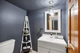 75 Rodenburg Rd, Roselle, IL 60172 - Photo 8