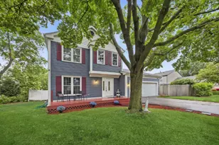 75 Rodenburg Rd, Roselle, IL 60172 - Photo 1