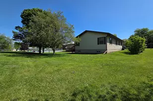 505 NW 5th Ave, Aledo, IL 61231 - Photo 28