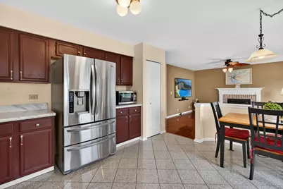 320 Starwood Pass, Lake in the Hills, IL 60156 - Photo 8