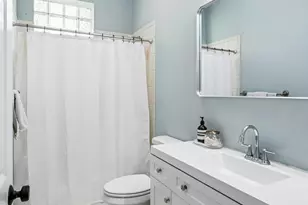 2001 W Addison St, Chicago, IL 60618 - Photo 18