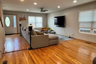 1031 N Keeler Ave, Chicago, IL 60651 - Photo 2