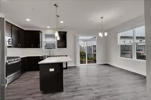 29W710 Cambridge Ct, Warrenville, IL 60555 - Photo 4