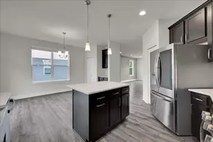 29W710 Cambridge Ct, Warrenville, IL 60555 - Photo 6