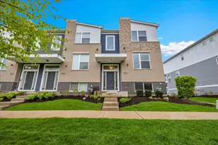 29W710 Cambridge Ct, Warrenville, IL 60555 - Photo 2