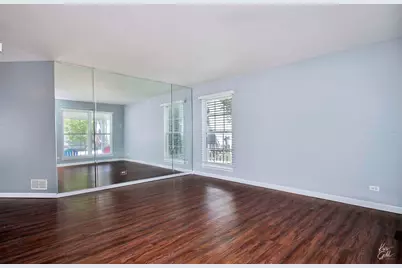 9 W Dahlia Lane, Round Lake Beach, IL 60073 - Photo 2