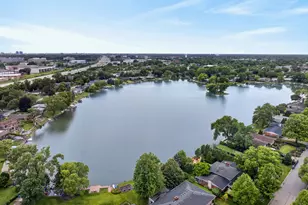 2843 S Briarwood Dr E, Arlington Heights, IL 60005 - Photo 26