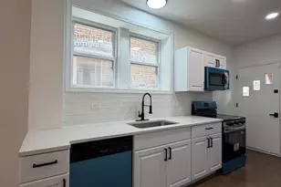 8040 S Rhodes Ave, Chicago, IL 60619 - Photo 8
