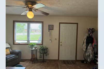 205 E Logan Street, Atlanta, IL 61723 - Photo 6