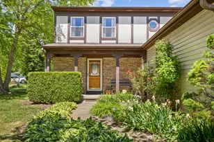 652 Cherry Valley Rd, Vernon Hills, IL 60061 - Photo 2