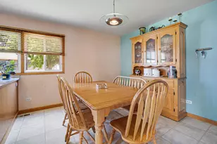 652 Cherry Valley Rd, Vernon Hills, IL 60061 - Photo 12