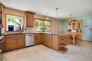 652 Cherry Valley Rd, Vernon Hills, IL 60061 - Photo 8