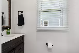313 Richmond Ln, Vernon Hills, IL 60061 - Photo 10