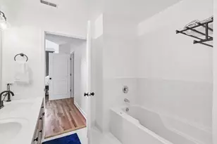 1515 N Wells St, Chicago, IL 60610 - Photo 12