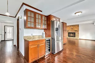 887 Braintree Ln, Bartlett, IL 60103 - Photo 8
