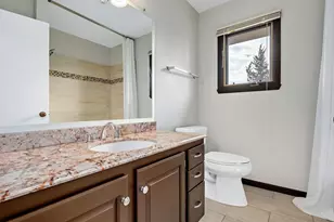 887 Braintree Ln, Bartlett, IL 60103 - Photo 20