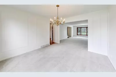 1626 E Barberry Lane, Mount Prospect, IL 60056 - Photo 8