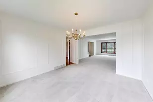 1626 E Barberry Ln, Mount Prospect, IL 60056 - Photo 8