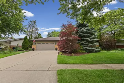 380 Pleasant Street, Hoffman Estates, IL 60169 - Photo 2