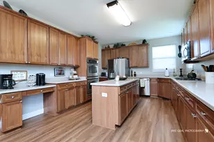 60 Arden Ln, Round Lake, IL 60073 - Photo 10