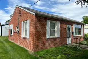 628 E Division St, Kewanee, IL 61443 - Photo 2