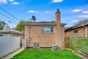 5609 S Monitor Ave, Chicago, IL 60638 - Photo 2
