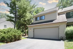 1512 Kirkwood Dr, Geneva, IL 60134 - Photo 1